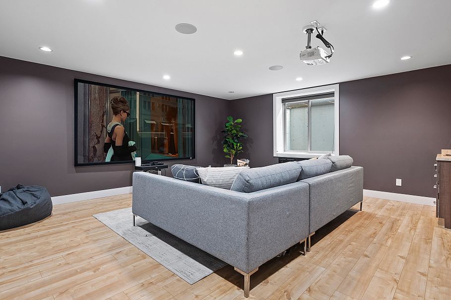 503 Crestwood Avenue North Vancouver, BC - 35