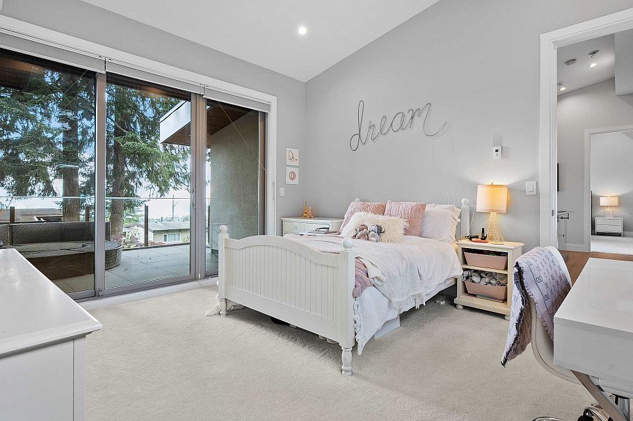 503 Crestwood Avenue North Vancouver, BC - 30