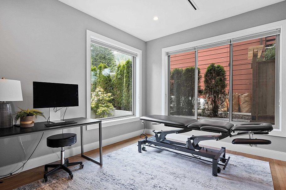 503 Crestwood Avenue North Vancouver, BC - 18