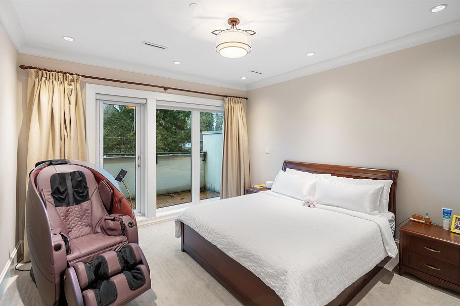 2756 W 38th Avenue Vancouver, BC - 6