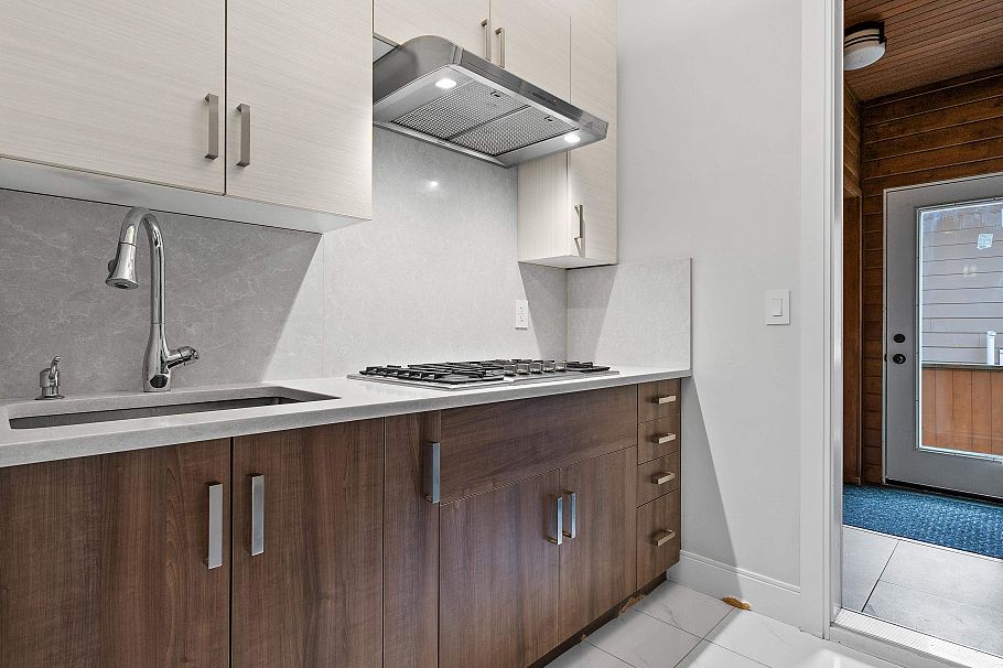 503 Crestwood Avenue North Vancouver, BC - 17