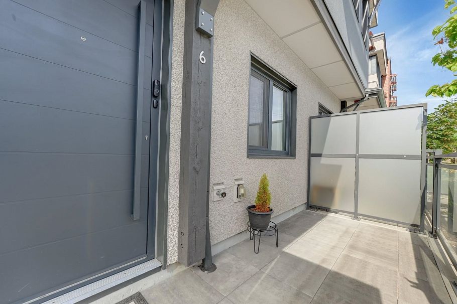 6 632 E 3rd Street North Vancouver, BC - 6