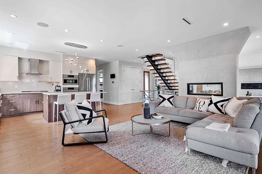 503 Crestwood Avenue North Vancouver, BC - 16