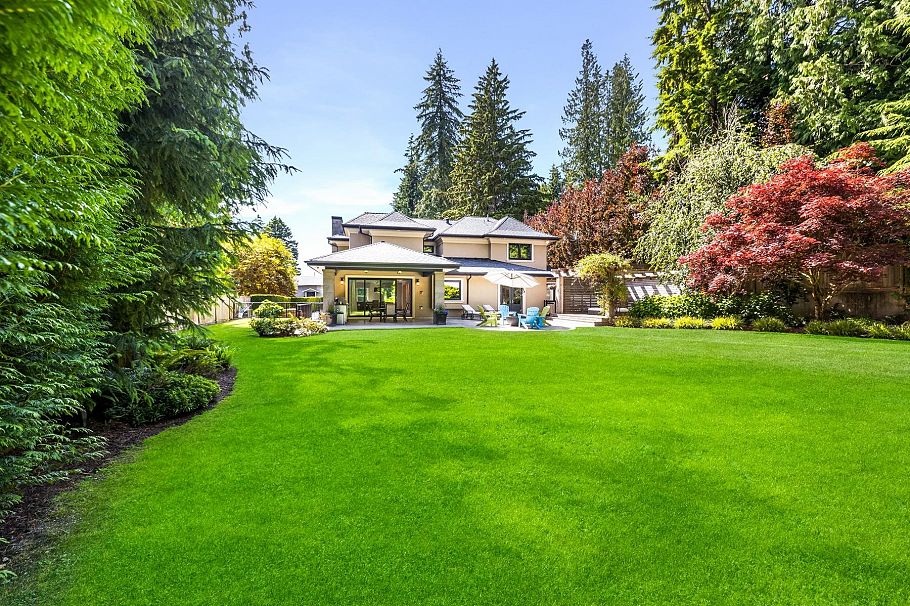 3850 St. Marys Avenue North Vancouver, BC - 38