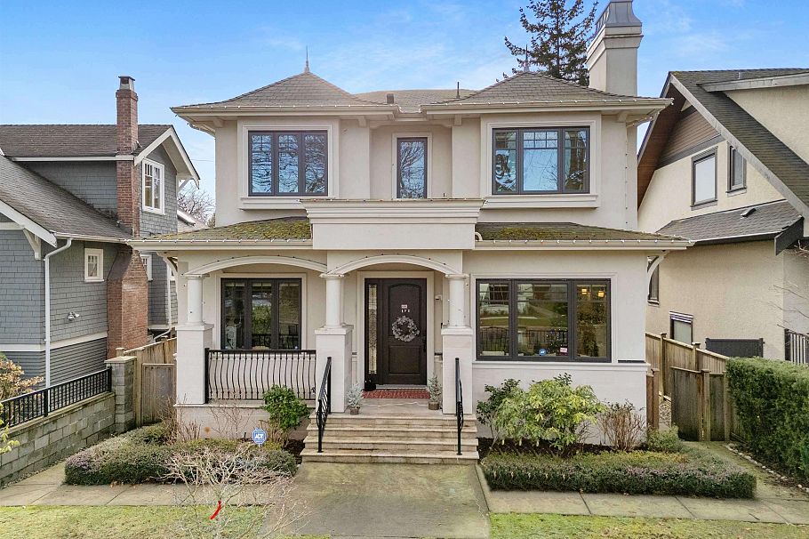 2756 W 38th Avenue Vancouver, BC - 1