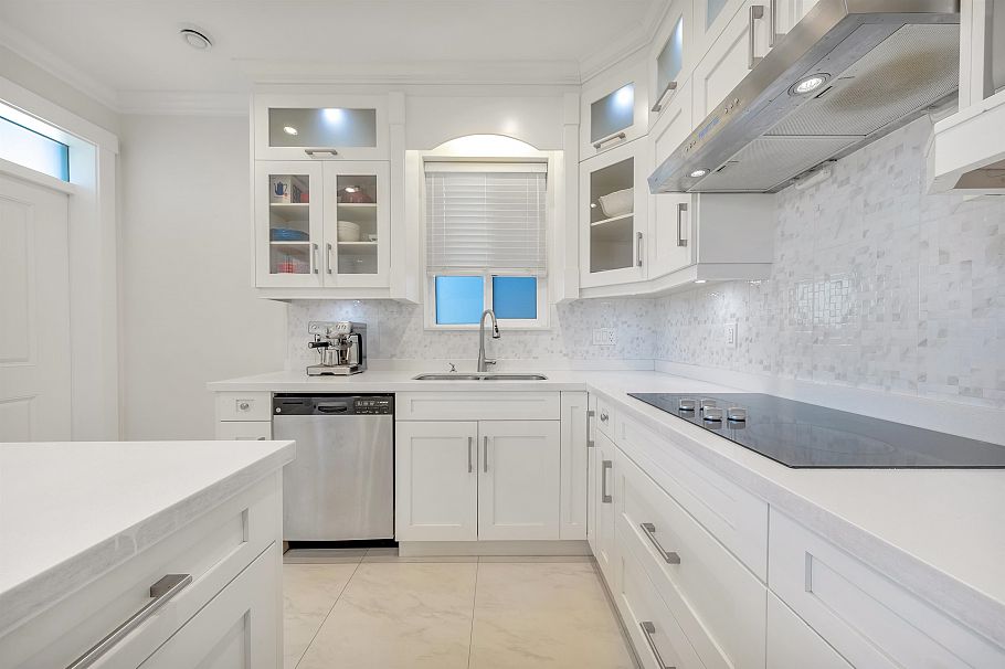 5887 Battison Street Vancouver, BC - 4