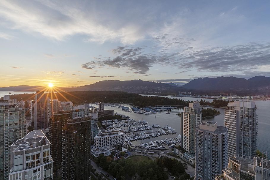 3701 1211 Melville Street Vancouver, BC - 1