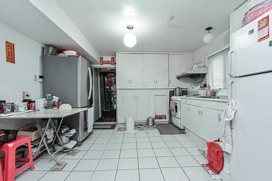 6021 Commercial Street Vancouver, BC - 17