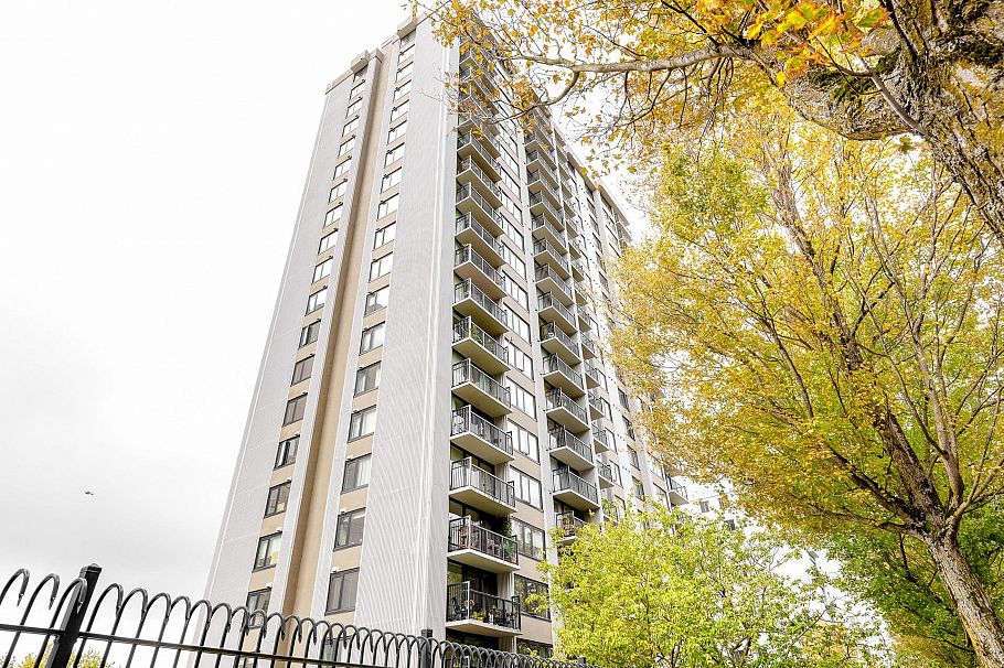 1202 1330 Harwood Street Vancouver, BC - 1