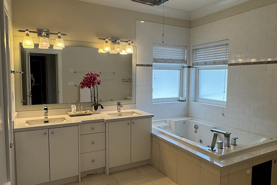 586 Silverdale Place North Vancouver, BC - 9