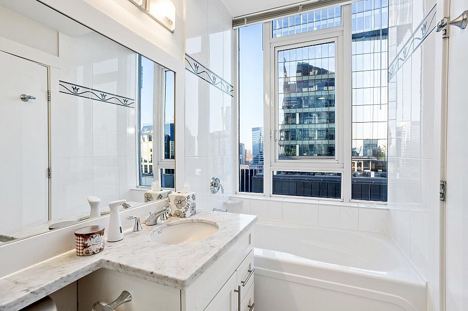 3303 1189 Melville Street Vancouver, BC - 30