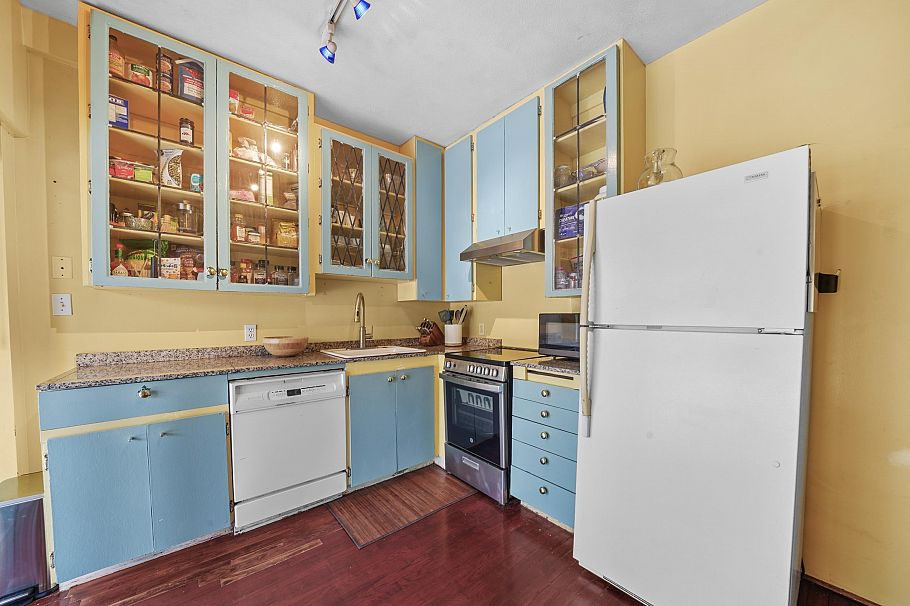 3535- 3539 W 3rd Avenue Vancouver, BC - 8