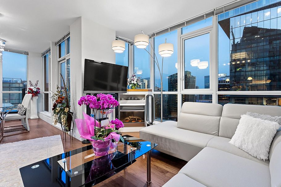 3303 1189 Melville Street Vancouver, BC - 4