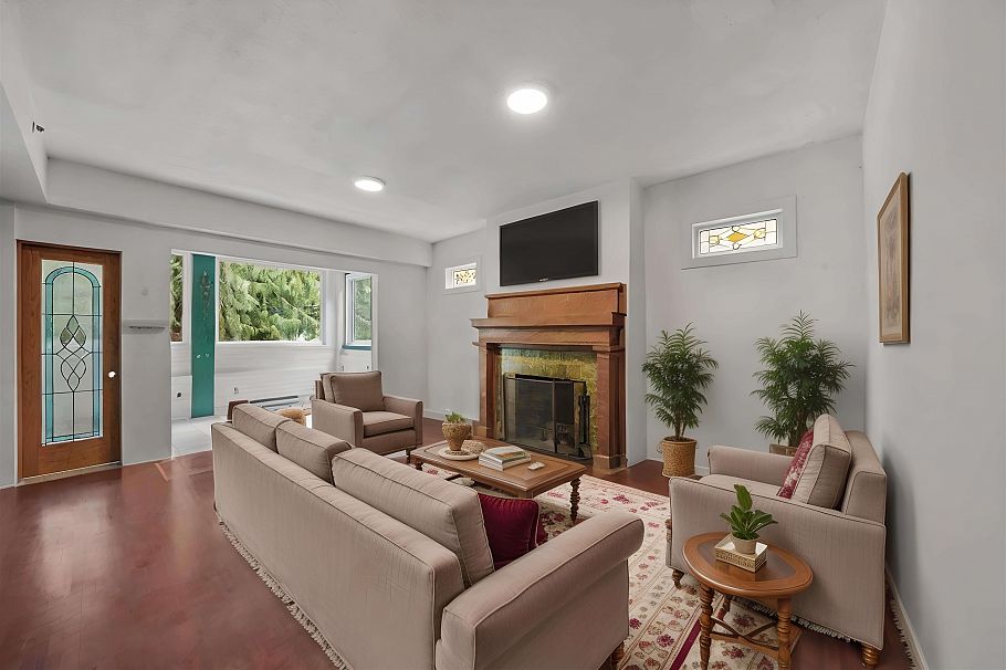 3535- 3539 W 3rd Avenue Vancouver, BC - 5