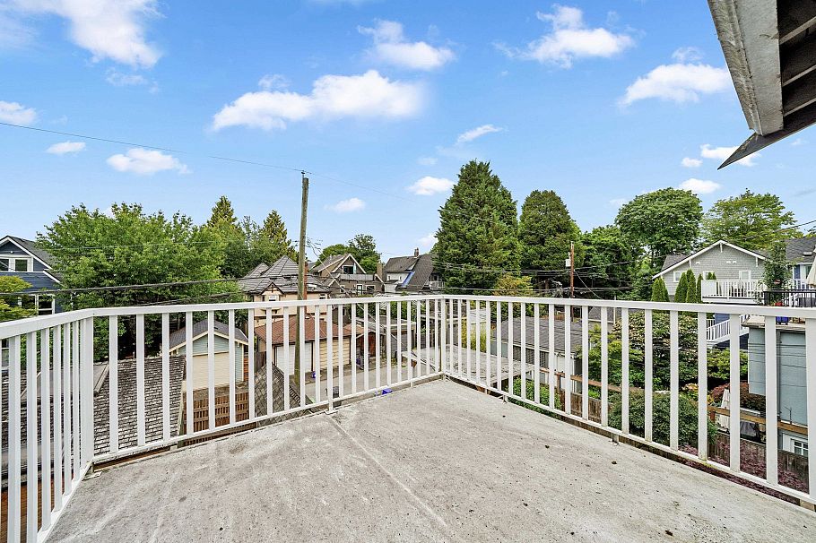 3535- 3539 W 3rd Avenue Vancouver, BC - 23