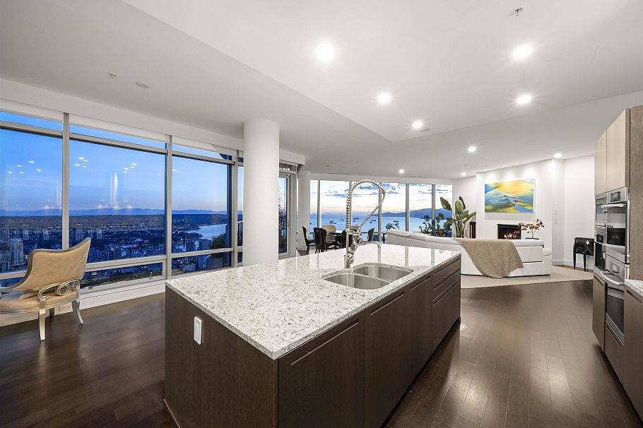 5704 1128 W Georgia Street Vancouver, BC - 16