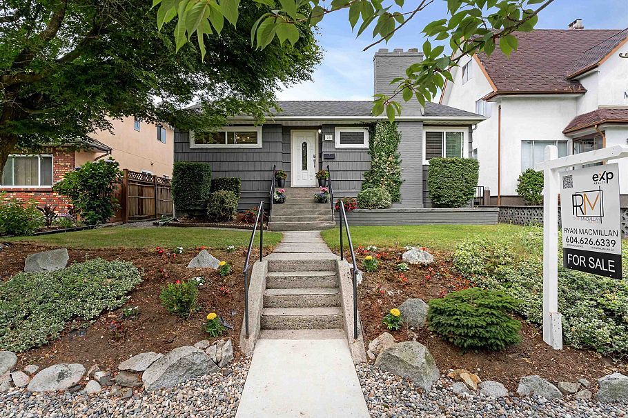 45 Renfrew Street Vancouver, BC - 1