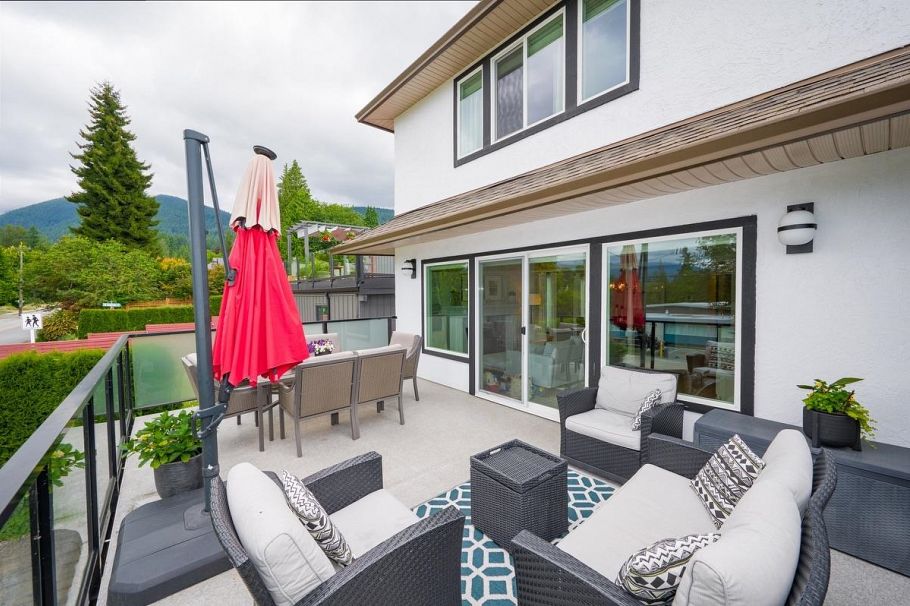 3338 Mahon Avenue North Vancouver, BC - 2