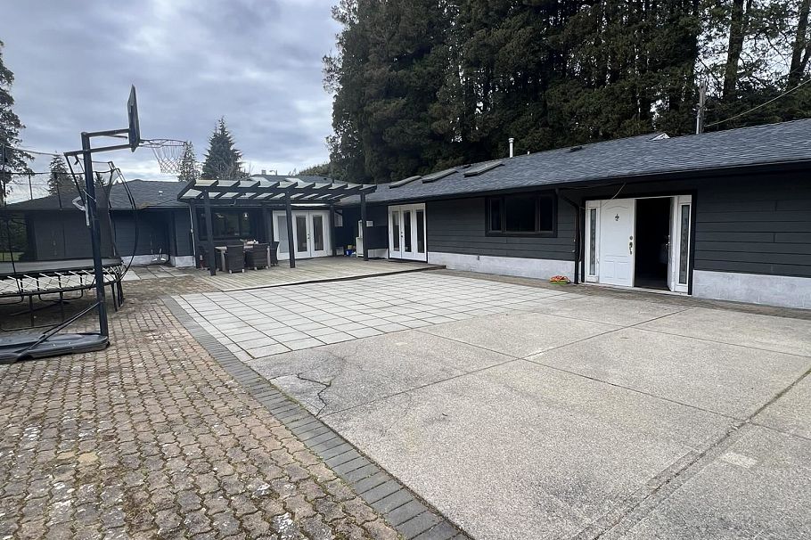 4888 Granville Street Vancouver, BC - 9