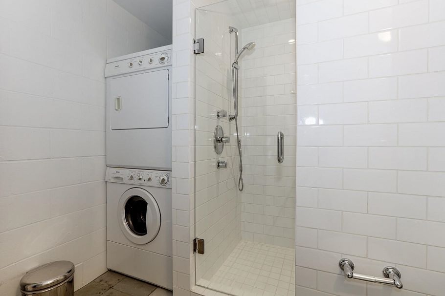 302 1220 E Pender Street Vancouver, BC - 16