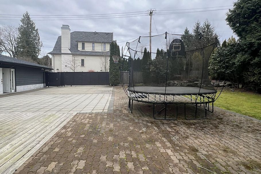 4888 Granville Street Vancouver, BC - 8