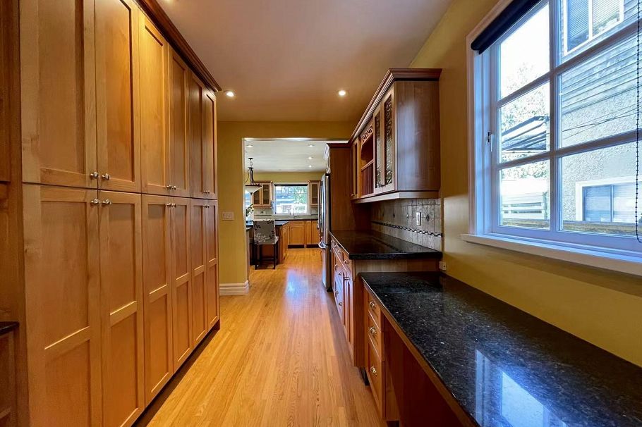 1749 West 62nd Avenue Vancouver, BC - 5