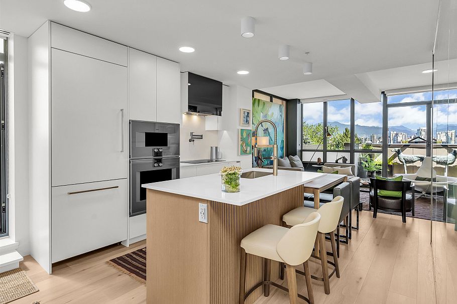 7 2366 Birch Street Vancouver, BC - 2