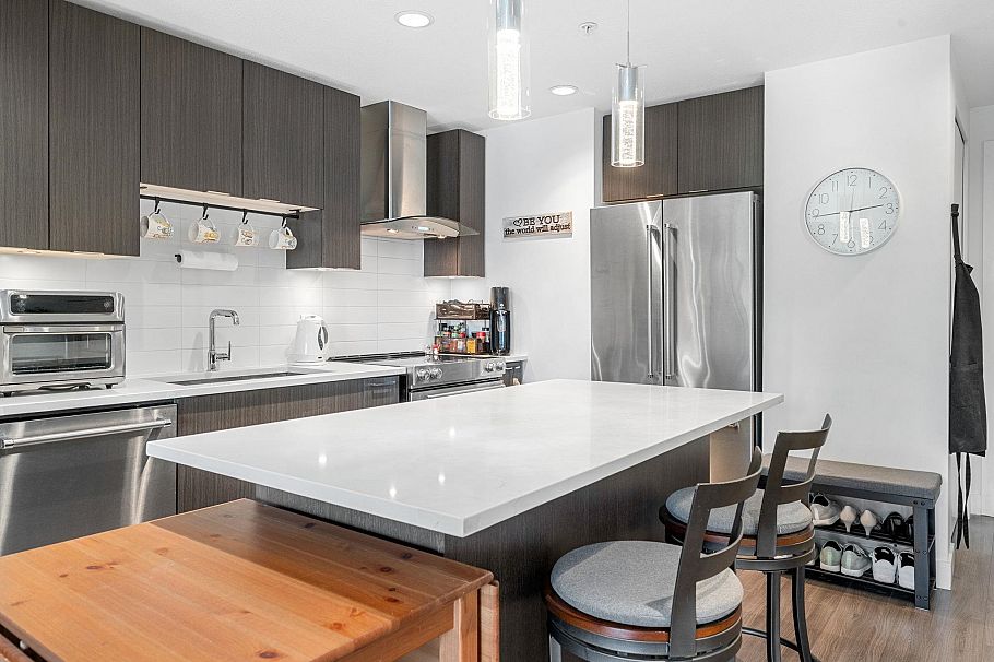 412 719 W 3rd Street North Vancouver, BC - 2