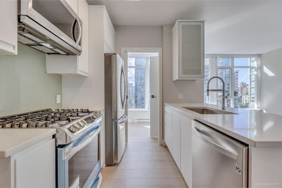 907 480 Robson Street Vancouver, BC - 7