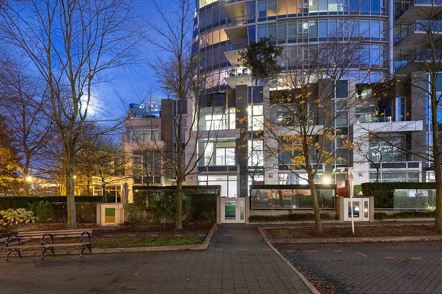 TH23 1281 W Cordova Street Vancouver, BC - 27