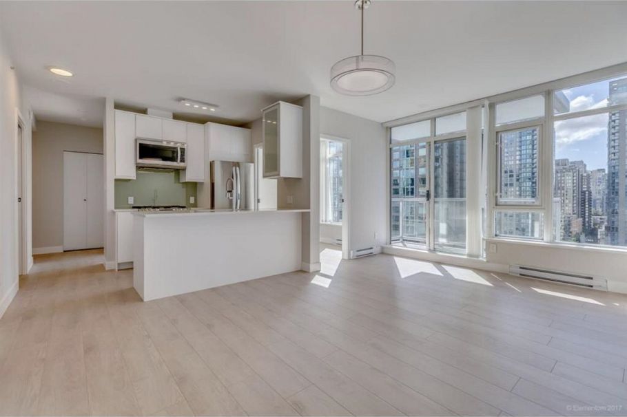 907 480 Robson Street Vancouver, BC - 2