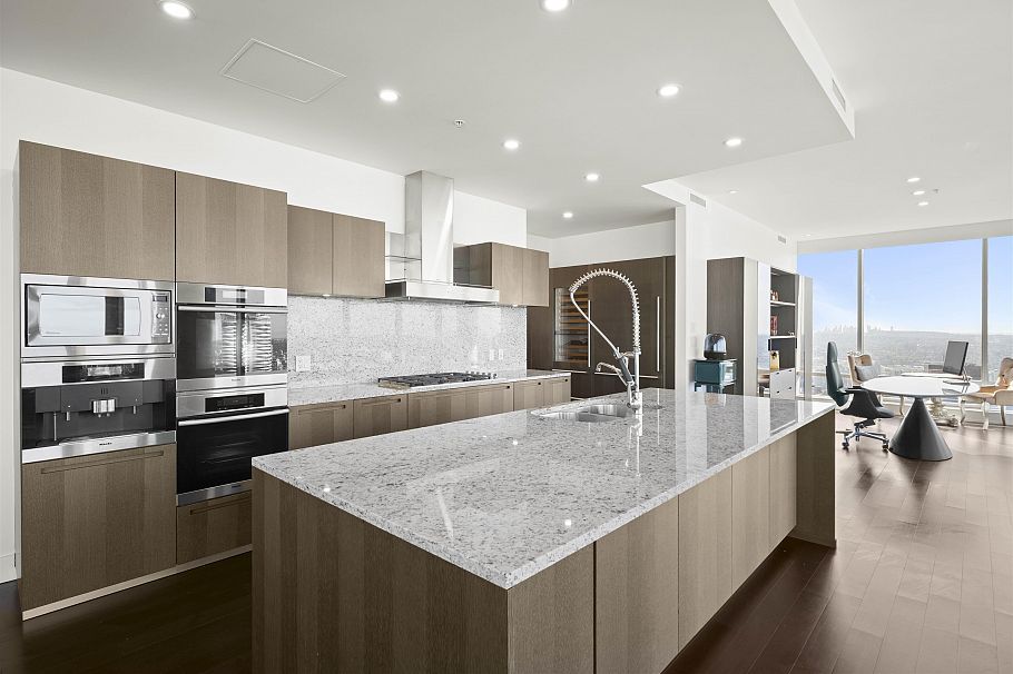 5704 1128 W Georgia Street Vancouver, BC - 12