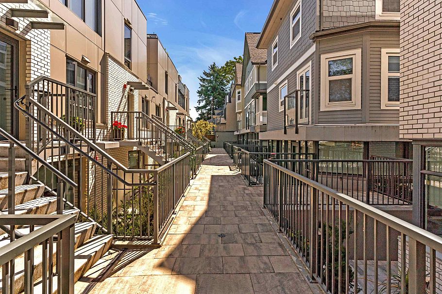 7 2366 Birch Street Vancouver, BC - 11