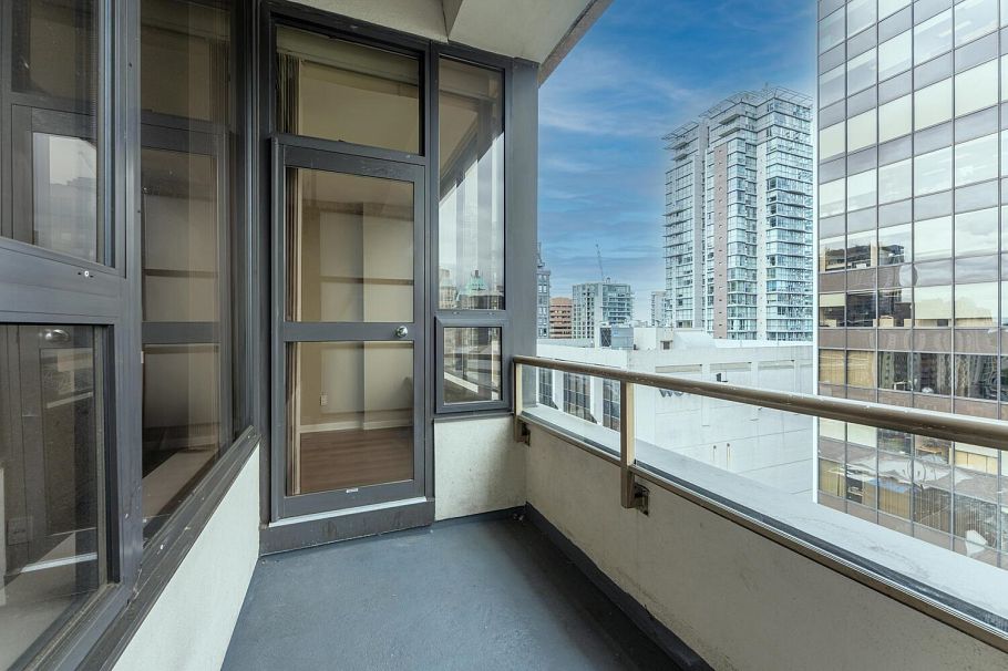 1012 1010 Howe Street Vancouver, BC - 16