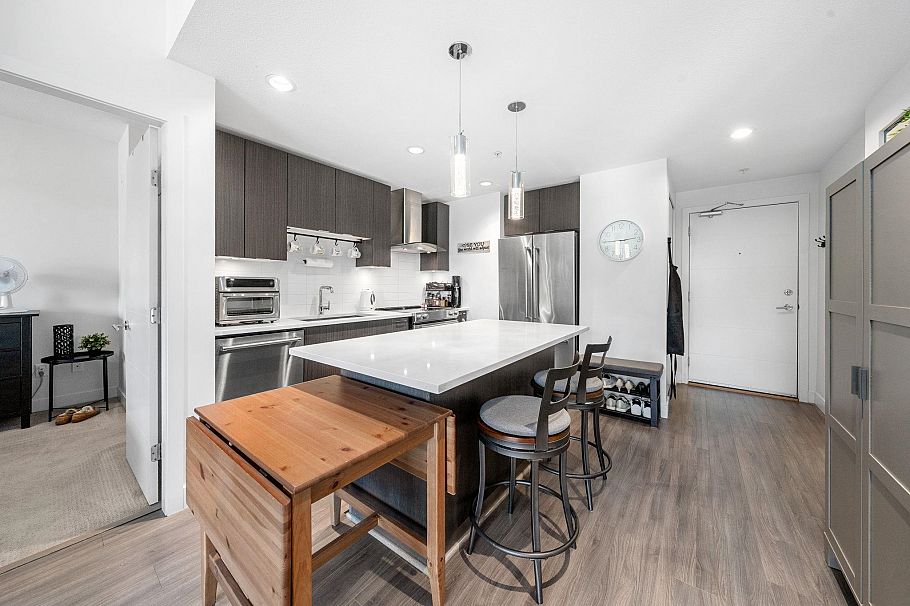 412 719 W 3rd Street North Vancouver, BC - 3