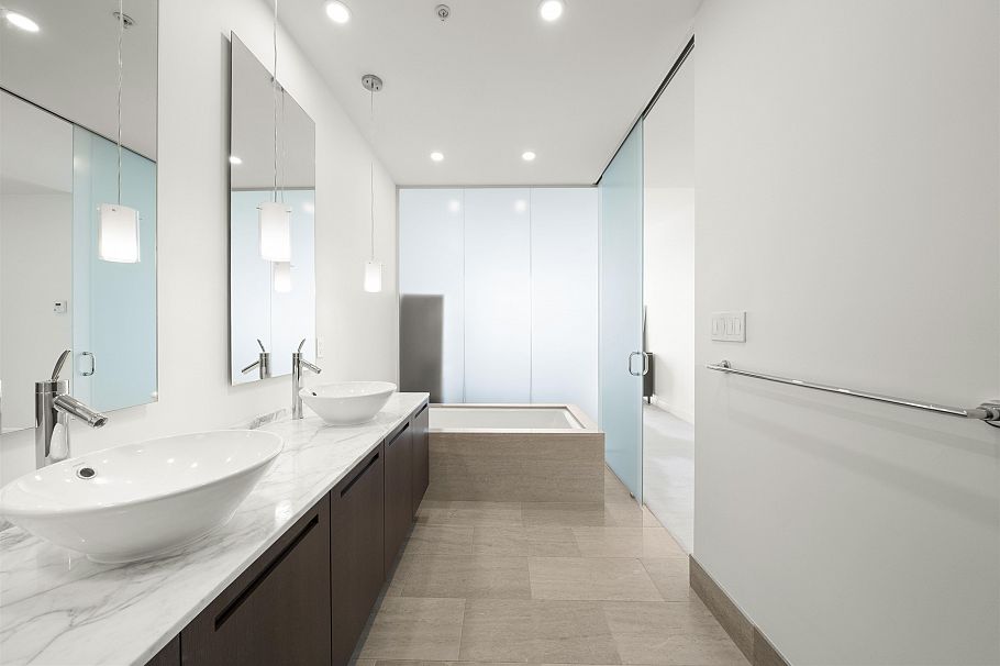 5704 1128 W Georgia Street Vancouver, BC - 24