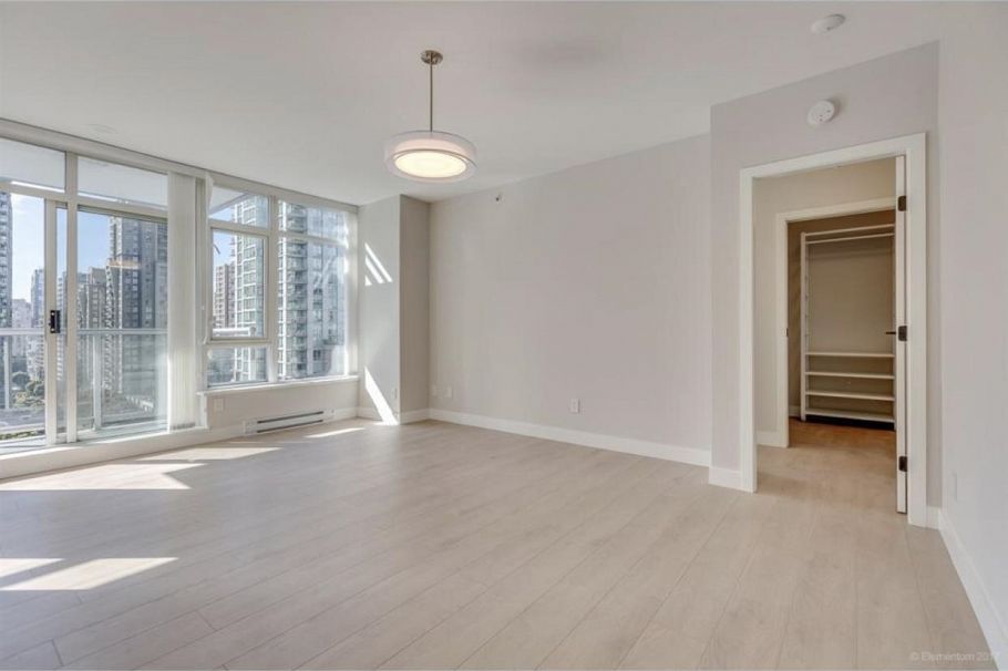 907 480 Robson Street Vancouver, BC - 4