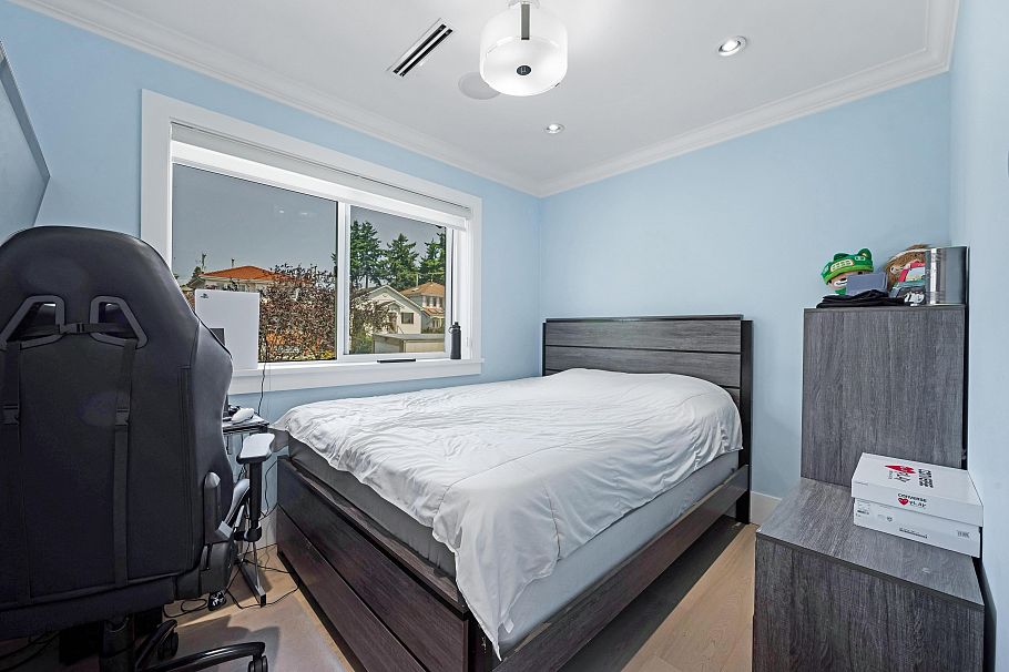 242 E 65th Avenue Vancouver, BC - 29