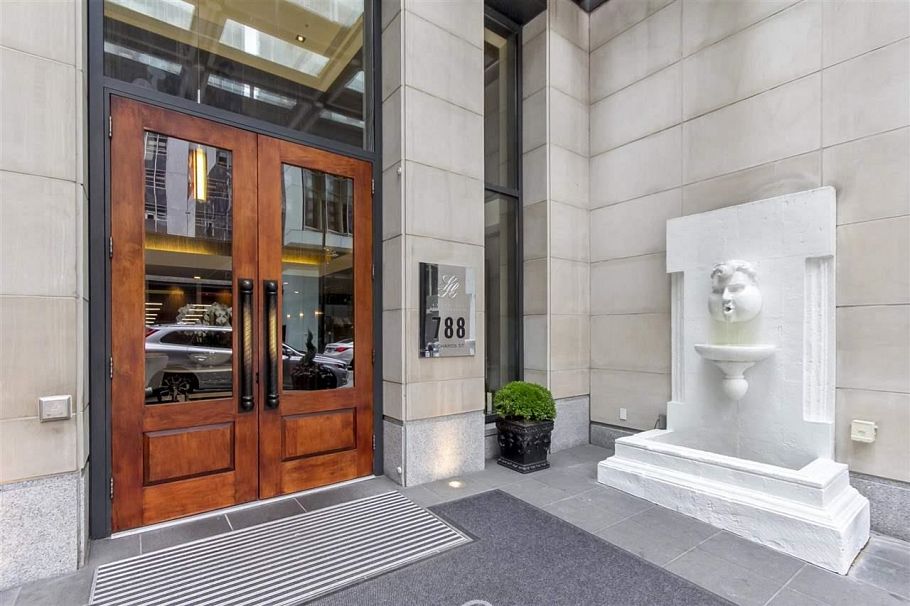 803 788 Richards Street Vancouver, BC - 10