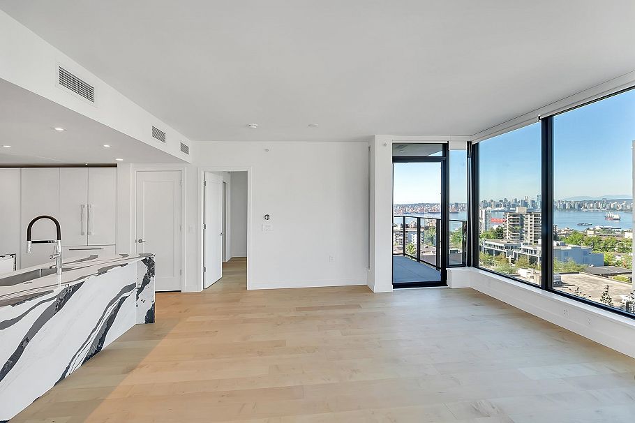 1006 135 13th Street North Vancouver, BC - 3