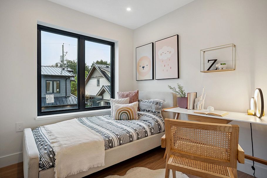 2 1915 E 3rd Avenue Vancouver, BC - 14