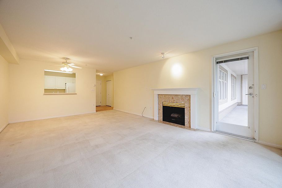 407 2059 Chesterfield Avenue North Vancouver, BC - 3