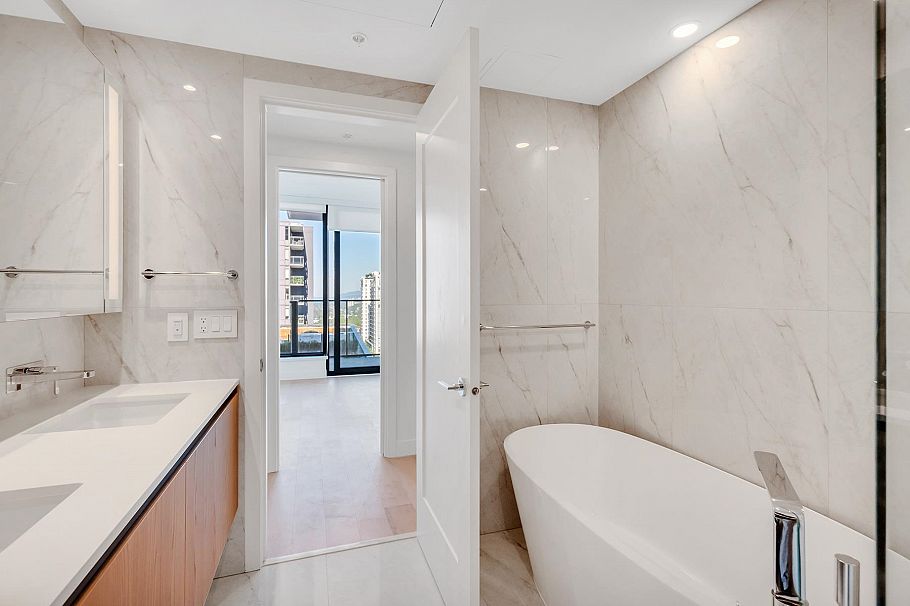 1006 135 13th Street North Vancouver, BC - 21