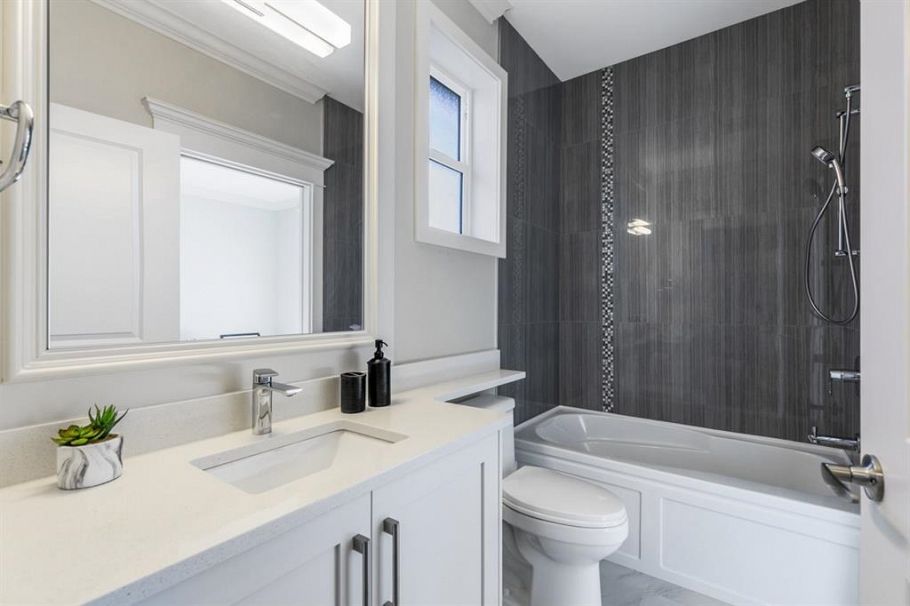 1125 Park Drive Vancouver, BC - 12