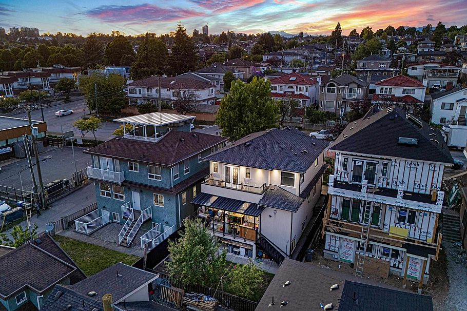 242 E 65th Avenue Vancouver, BC - 36