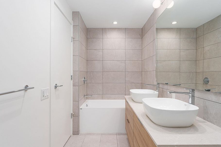 102 2375 Emery Court North Vancouver, BC - 23