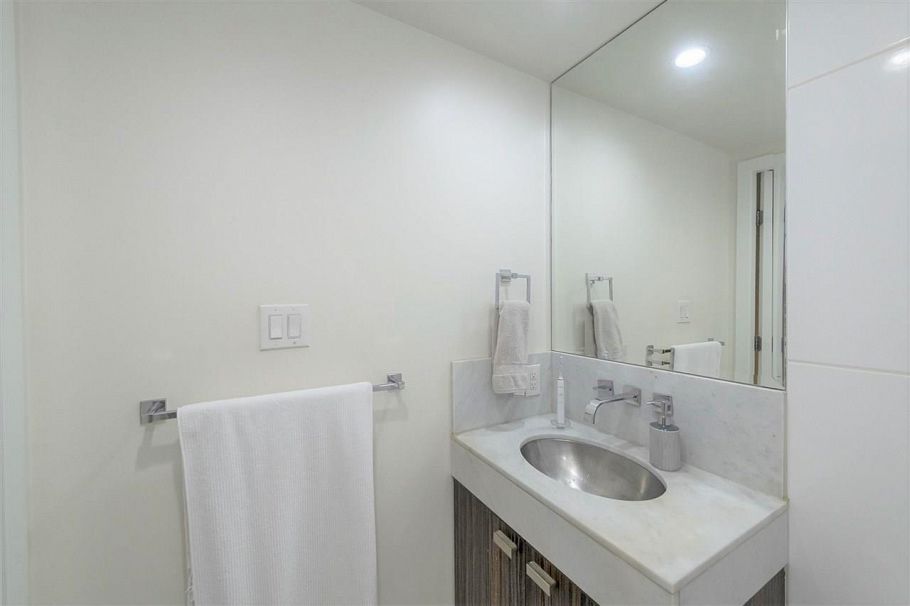 803 788 Richards Street Vancouver, BC - 6