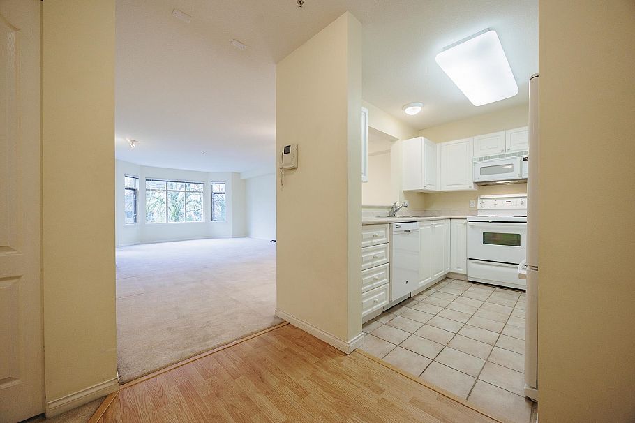 407 2059 Chesterfield Avenue North Vancouver, BC - 18