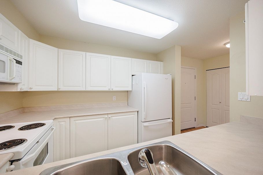 407 2059 Chesterfield Avenue North Vancouver, BC - 22