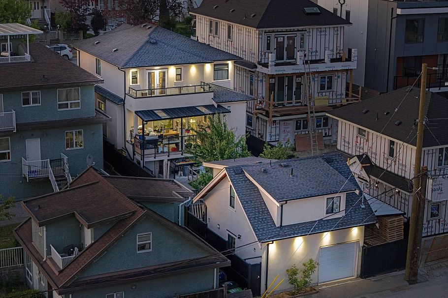 242 E 65th Avenue Vancouver, BC - 37